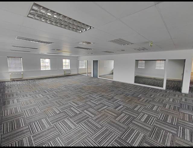 2,804M² OFFICE FOR SALE IN FOURWAYS